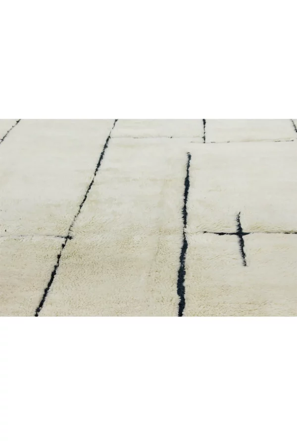 Beiger Berber Teppich mit dunkelblauem Muster. Flauschiger Berber Teppich. Hamburg, Middleway Gallery , Online Shop