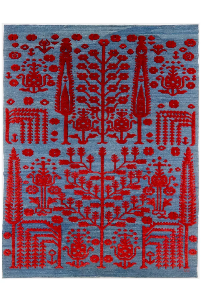 Handgewebter Zohra - Kelim mit erhabenen floralen Motiven in sattem Rot auf blauen Hintergrund.Kelim, Hamburg, Middleway Gallery, Online Shop