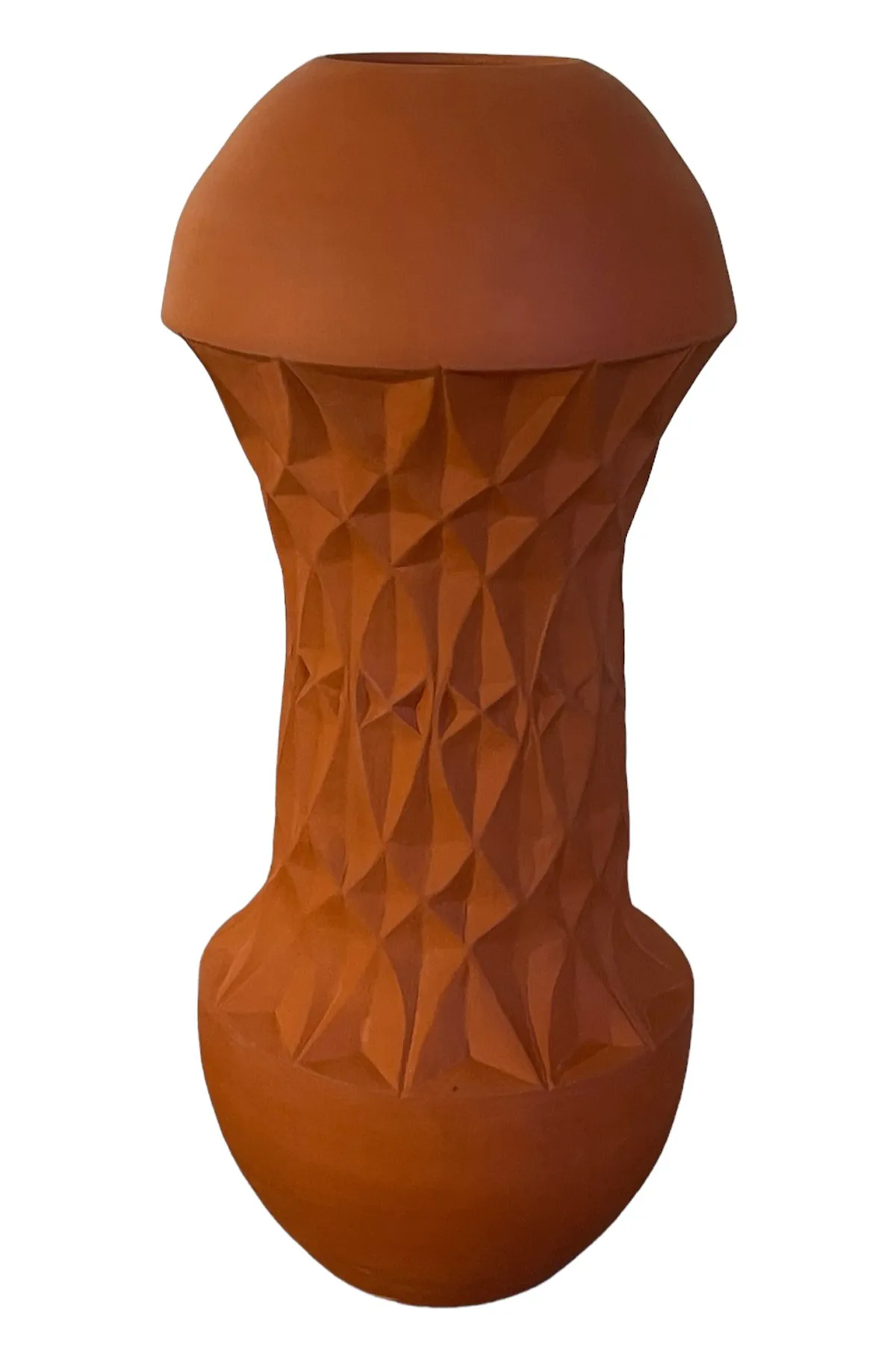 Imagination Vase. Diese in der Raku-Technik handgefertigte Keramikvase weist eine Form auf, die an die beeindruckende Architektur des Nahen Ostens erinnert. Hamburg, Middleway Gallery, Online Shop