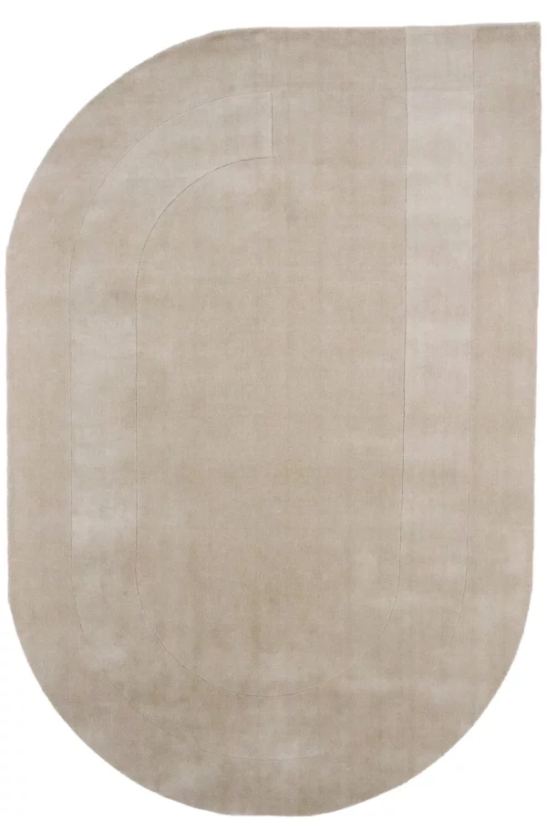 Der handgeknüpfte Teppich namens Shape präsentiert eine außerordentlich faszinierende Formgebung. Hergestellt aus hochwertigem 100% Tencel, verleiht dieser Teppich jedem Raum eine bemerkenswerte Eleganz Hamburg, Middleway Gallery, Online Shop