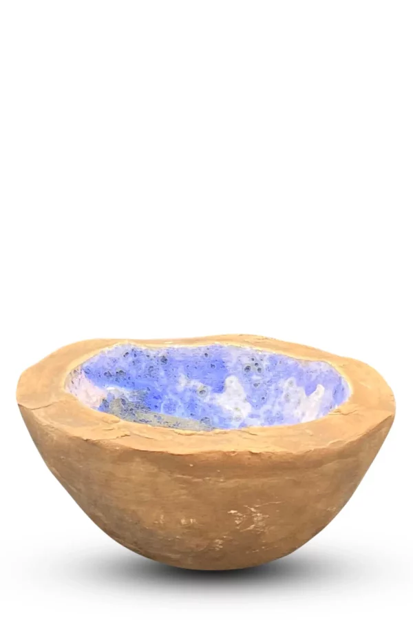 Unsere kleine handgefertigte Keramik Schale mit eine Ton-Erde Aussenseite und Innenleben ein Farbsplash aus Grün- und Blautönen. Middleway Gallery, Hamburg, Online Shop