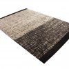Handgeknüpfter Teppich 'Kuros' aus Wolle und Seide mit modernem abstraktem Design in Schwarz- und Taupe-Tön. Erhältlich in Hamburg Middleway Gallery und im Onlineshop.