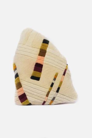 The pillows are handmade, and each individual pillow is a piece of unique craftsmanship. Erhältlich in Hamburg Middleway Gallery & im Online Shop