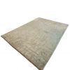 Shade Del Teppich, handgefertigt aus Wolle und Kunstseide in Creme mit zartem Pastellgrün. Erhältlich in Hamburg Middleway Gallery und im Onlineshop.