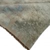 Shade Del Teppich, handgefertigt aus Wolle und Kunstseide in Creme mit zartem Pastellgrün. Erhältlich in Hamburg Middleway Gallery und im Onlineshop.