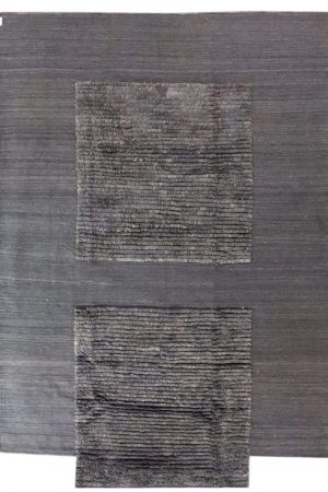 Dieser handgeknüpfte Kelim-Teppich aus hochwertiger Wolle, genannt 